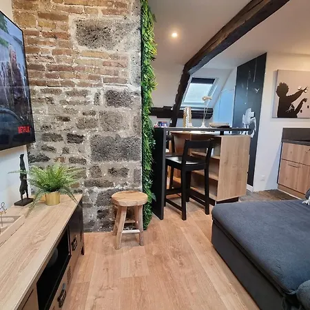 El Circo - Atypical - Centre - Netflix - Near Parking *