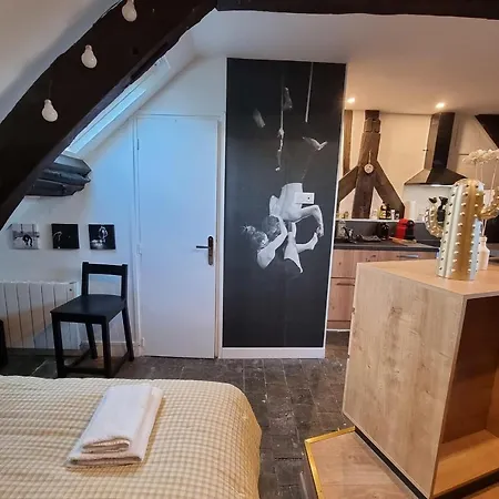 El Circo - Atypical - Centre - Netflix - Near Parking Honfleur